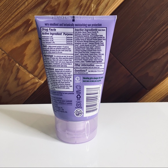 Alba Botanicals Lavender Broad Spectrum Sunscreen - Picture 2 of 4